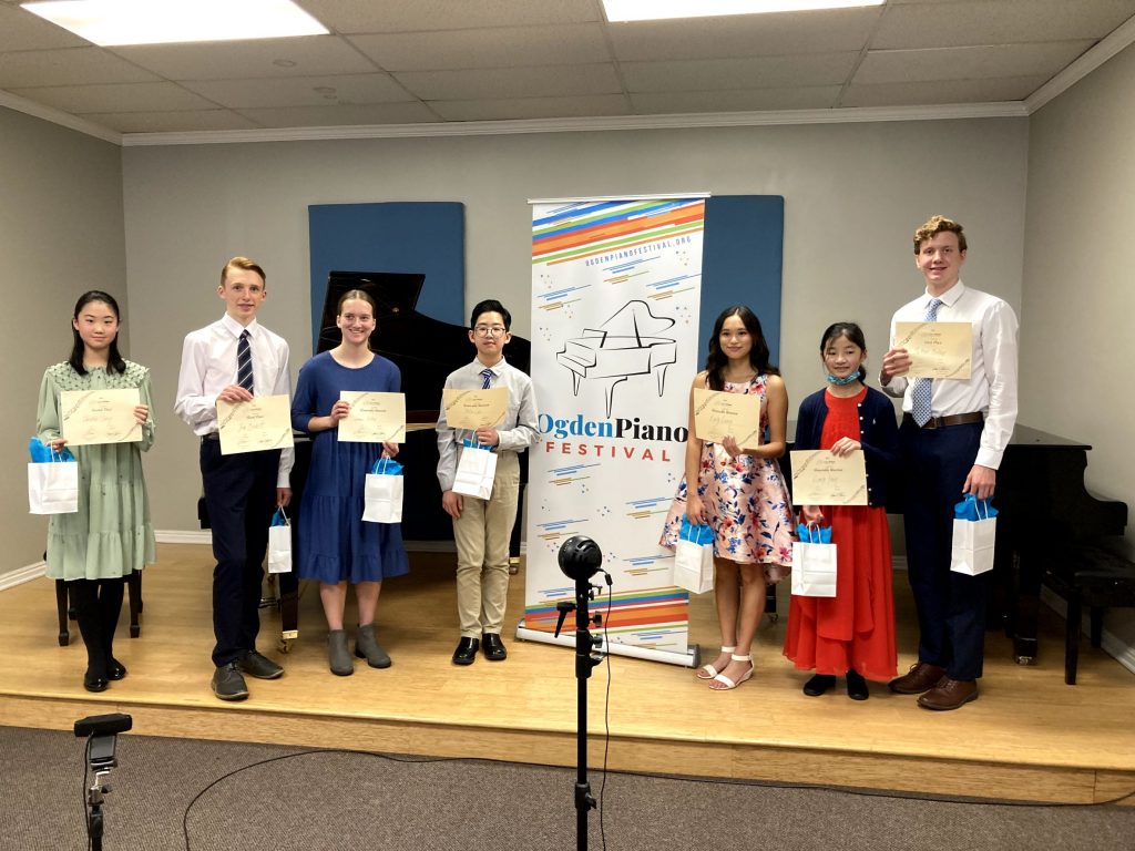 Junior Division winners 1st Nathan Belnap, 2nds Christina Sung, 3rd-Jovan Crockett, Honorable Mentions: Serena Hilton, Emily Leung, Emily Yang, Jinlin Cai